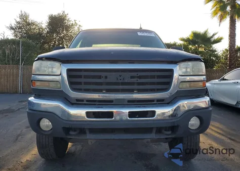 2001 Chevrolet Silverado K2500 Heavy Duty z USA, uszkodzony, nr VIN 1GCHK29G61E290693